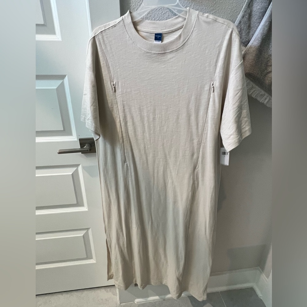 Old Navy maternity / nursing dress